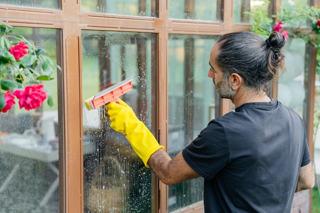 exterior glass cleaning